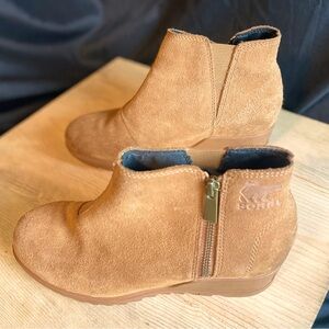 Sorel ankle boots. Cute and comfy! A great closet staple.